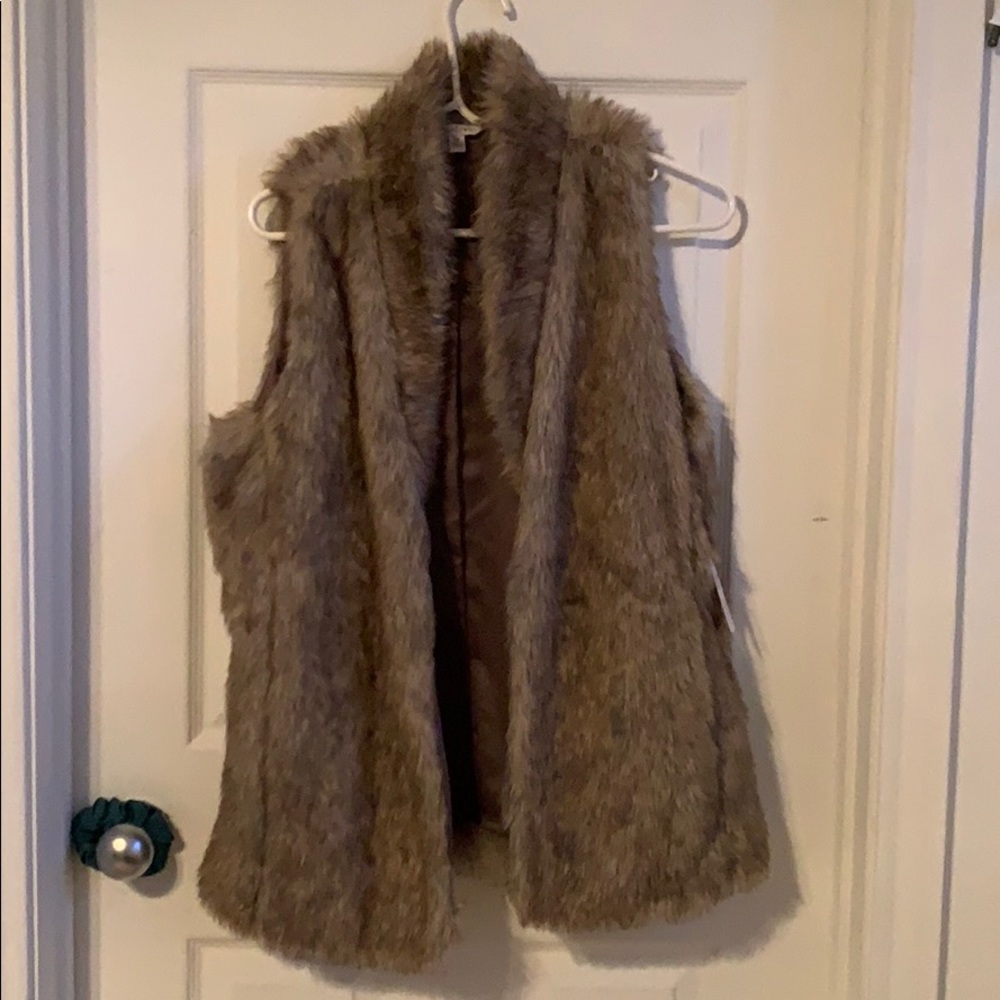 NWT charming Charlie faux fur vest